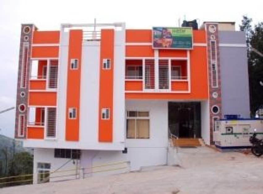 Vihal Estancia Holiday Inn - Image 4
