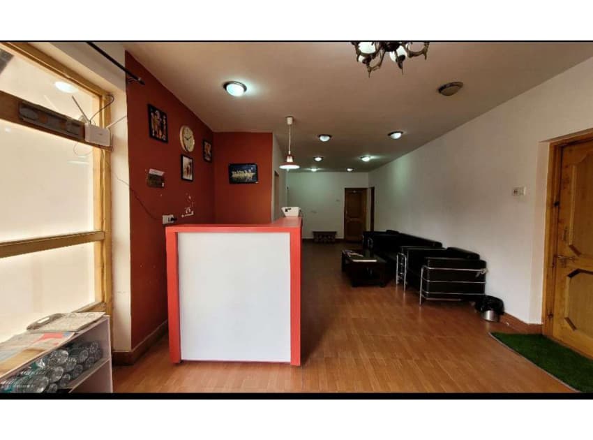 Hotel Malik Residency - Image 2