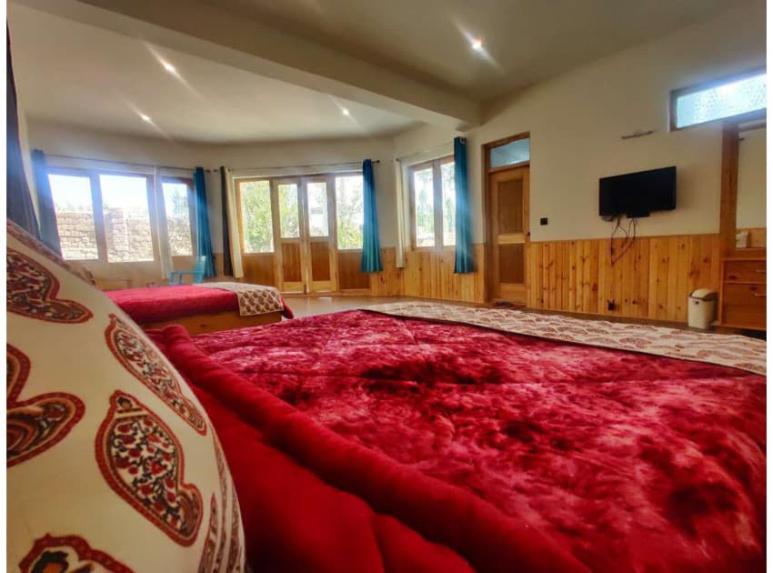 Hotel Malik Residency - Image 3