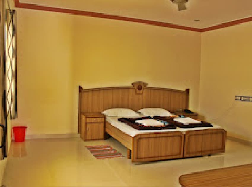 Book Double Bed Room Cottage room in Yercaud