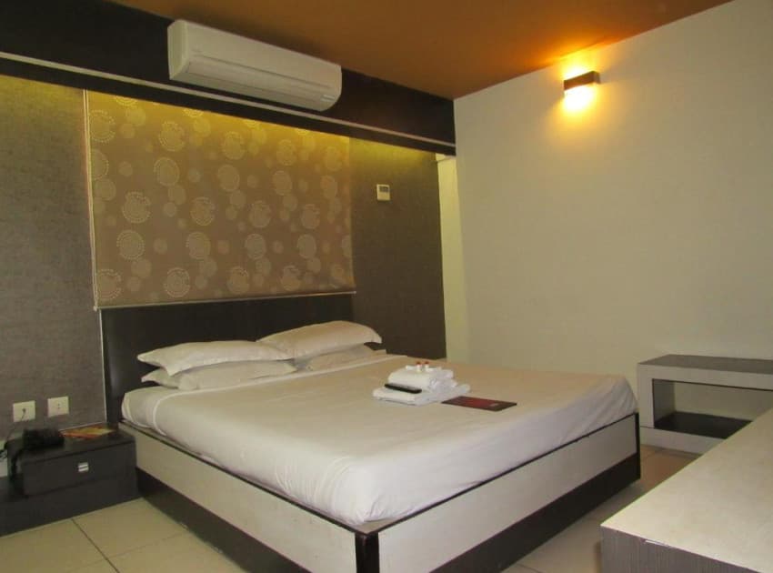 Book Deluxe Double Room room in Pondicherry