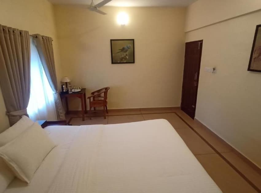 Book Deluxe Double Room room in Athirapally