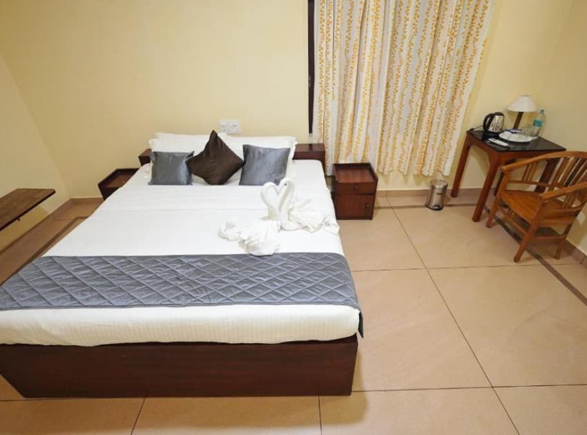 Book Deluxe Double Room room in Athirapally