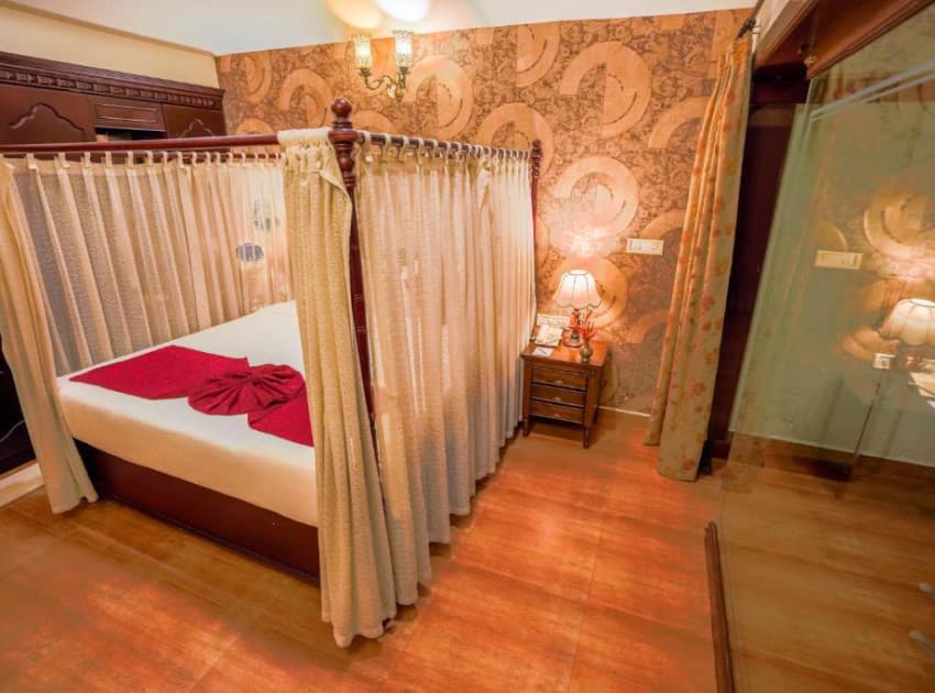 Book Royal Dutch room in Kollam