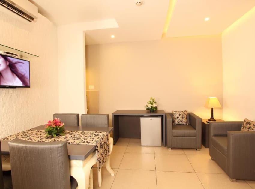 Book Deluxe  A/C Single Room room in Thrissur