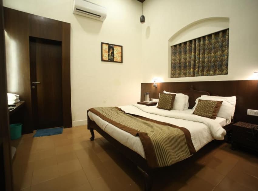Book Deluxe Double Room room in Matheran