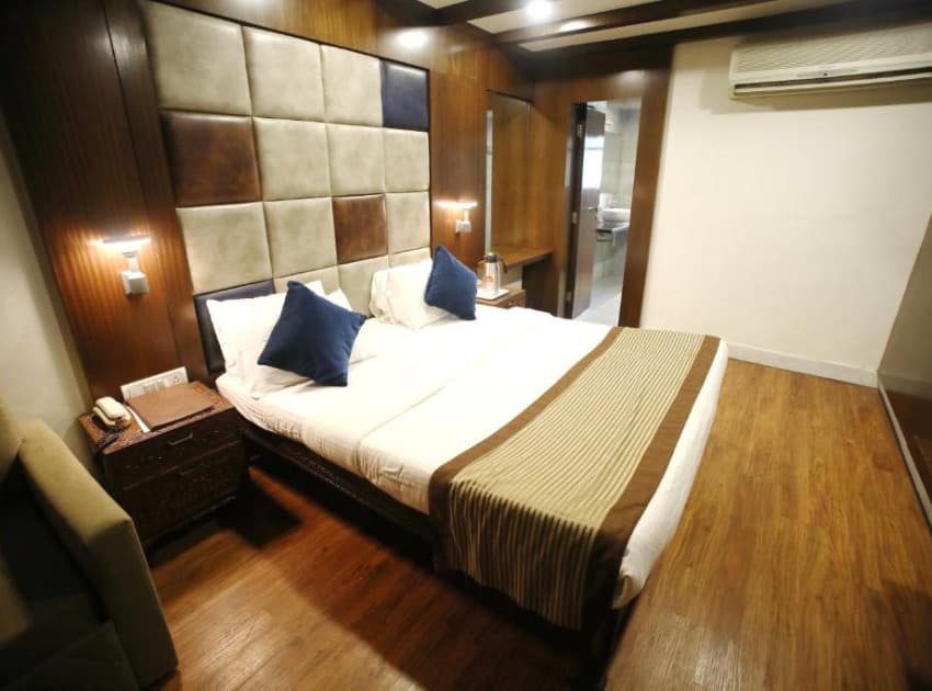 Book Large Double Room room in Matheran