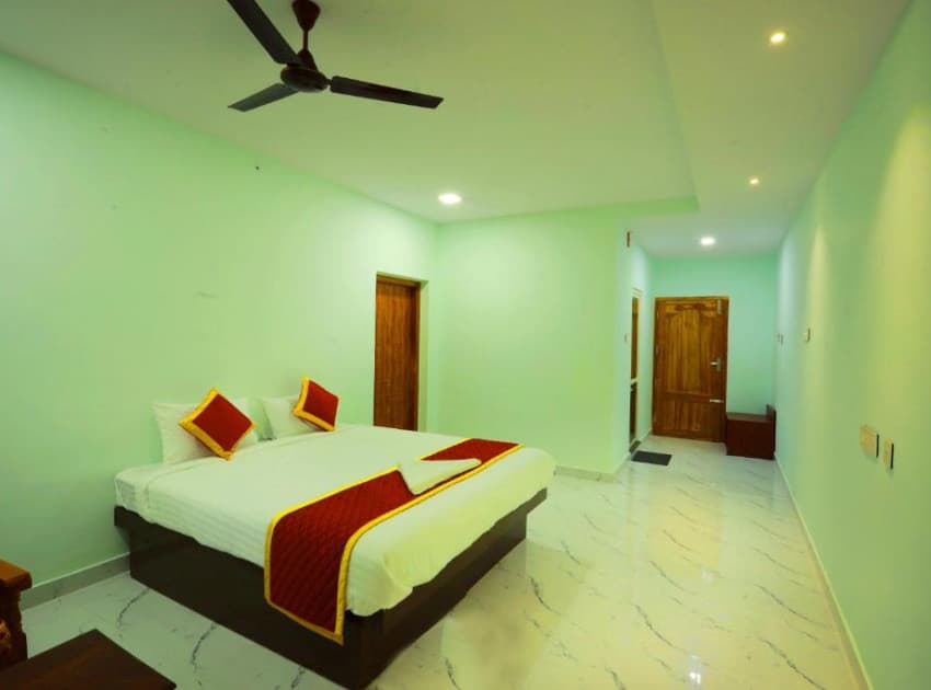 Book Deluxe Triple Room room in Kanyakumari
