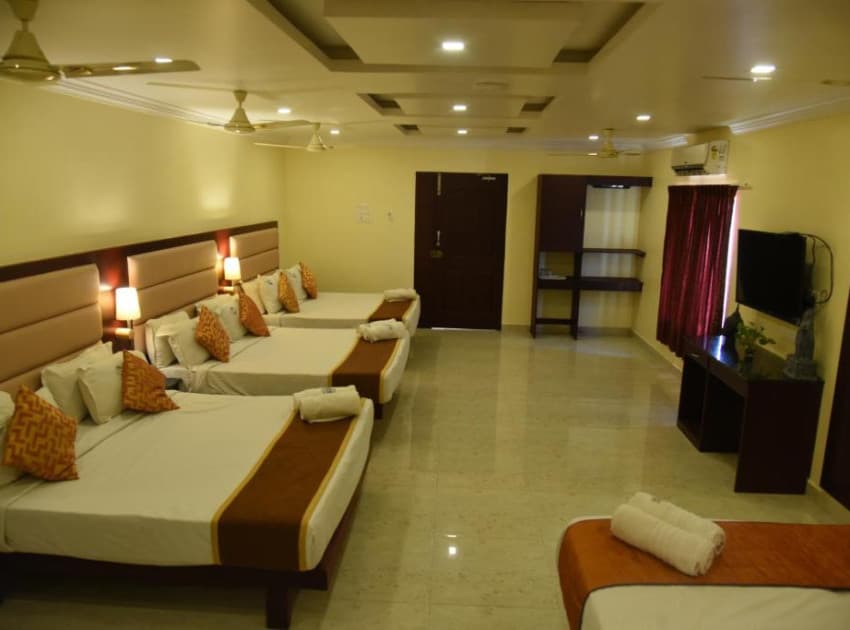 Book Superiour Eight Bed room in Kanyakumari