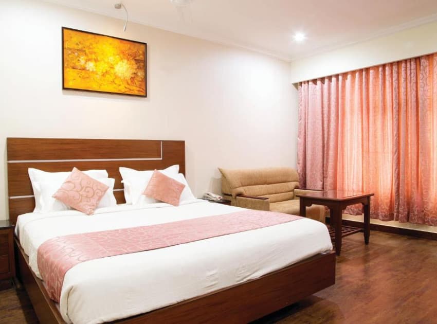 Book Deluxe Single/Double Room room in Trichy