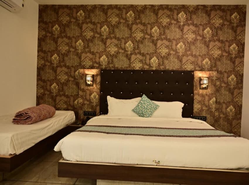 Book Standard Double Room room in Yelagiri