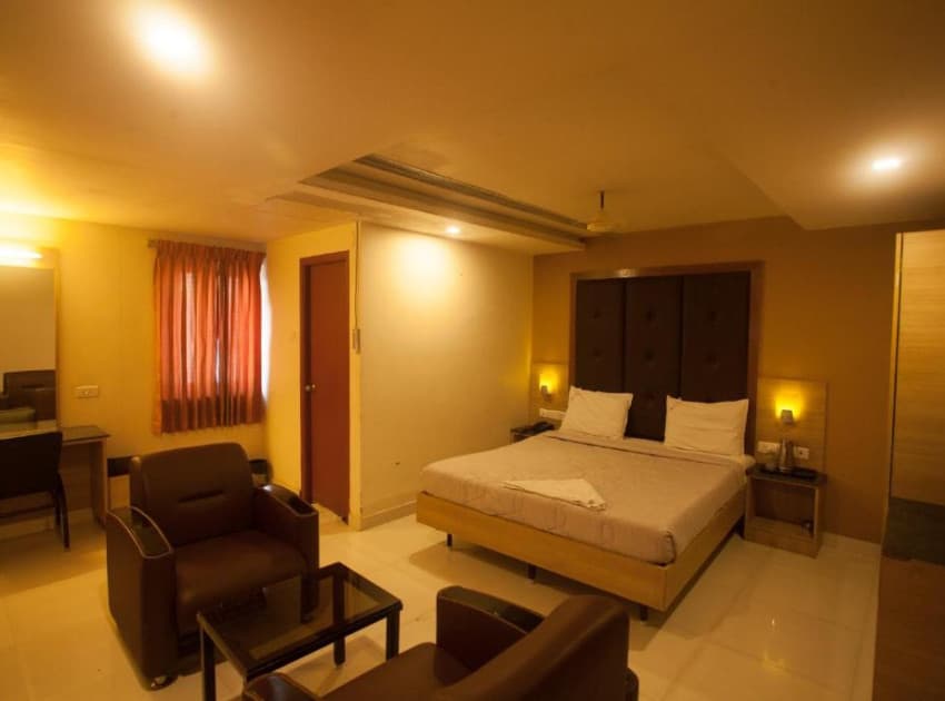 Book Deluxe  AC room in Madurai