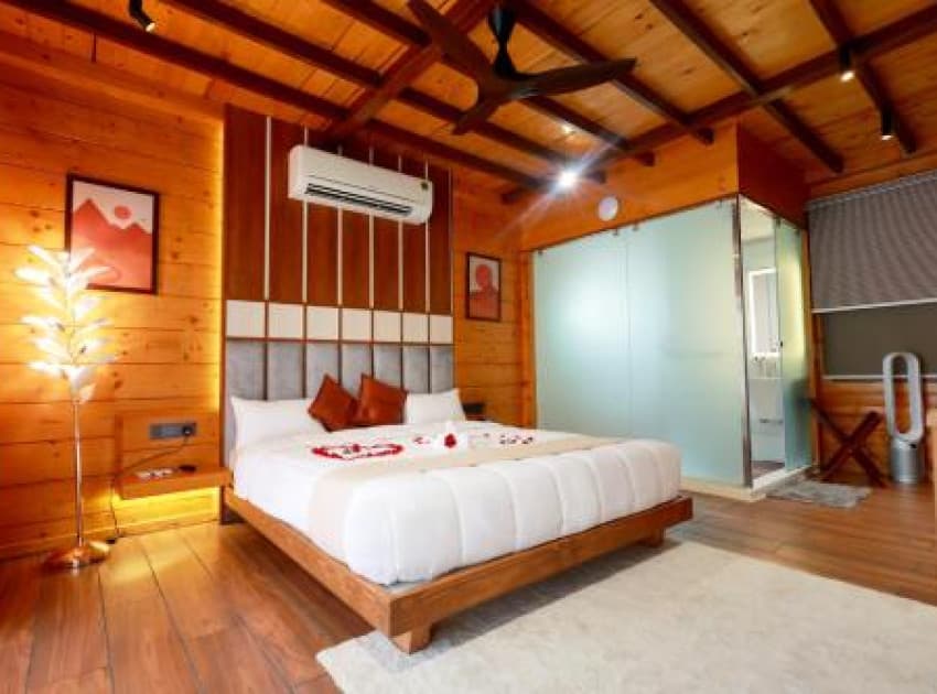 Book Deluxe Room (2 Adults + 1 Child) room in Pondicherry