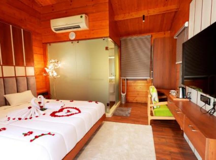 Book Deluxe Room (2 Adults + 1 Child) room in Pondicherry