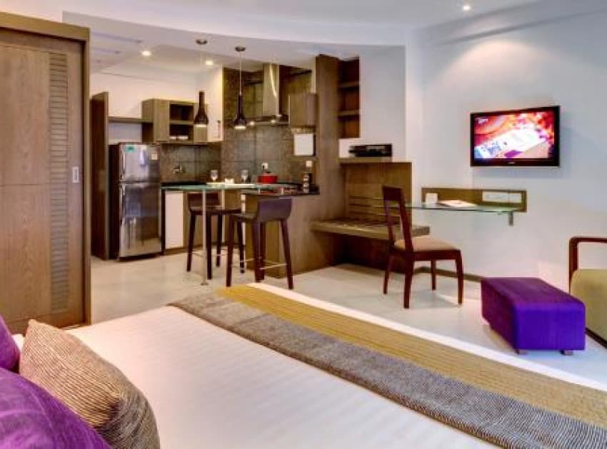 Book Luxury Suite room in Bangalore