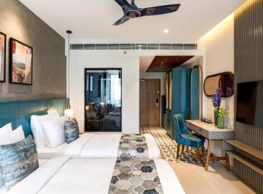 Book Deluxe Mountain View room in Athirapally