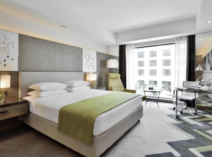 Book Deluxe King Room room in Agra