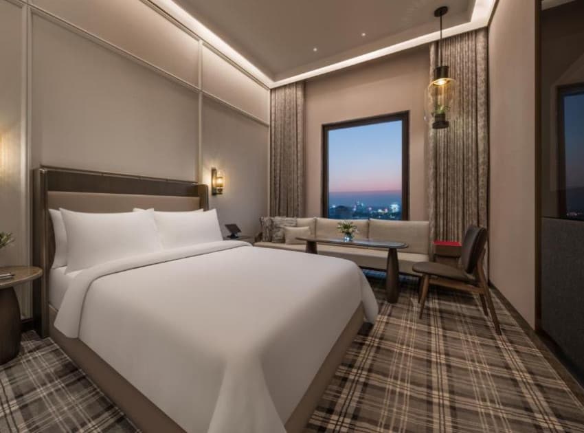 Book Club Room with Complementary - Lounge Access room in Chennai