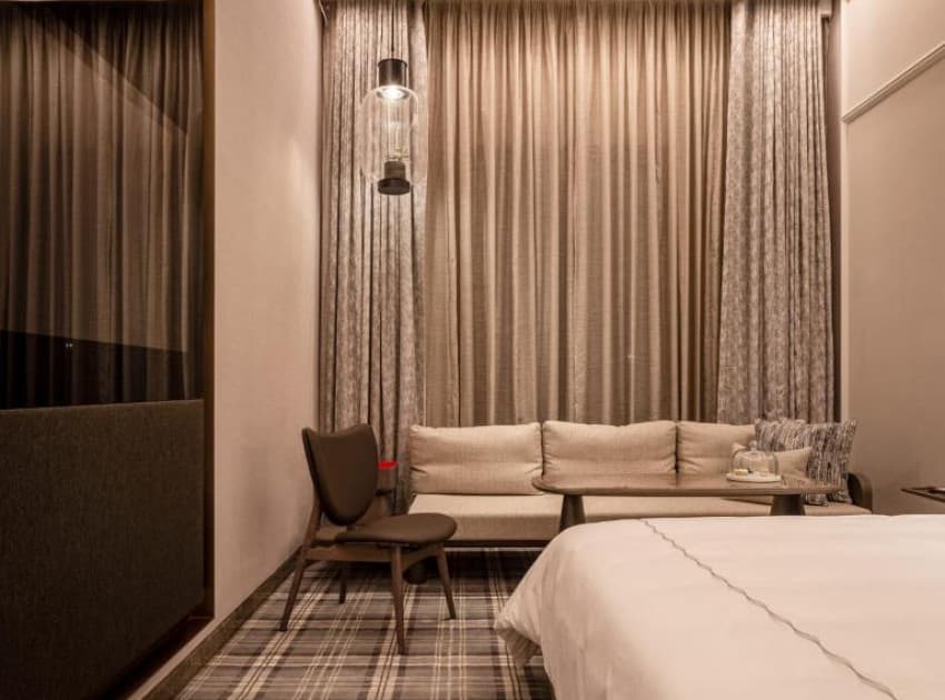 Book Club High Rise Room with Complementary - Lounge Access room in Chennai