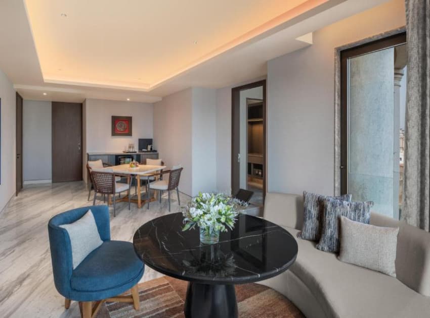 Book Club Suite with Complementary - Lounge Access room in Chennai