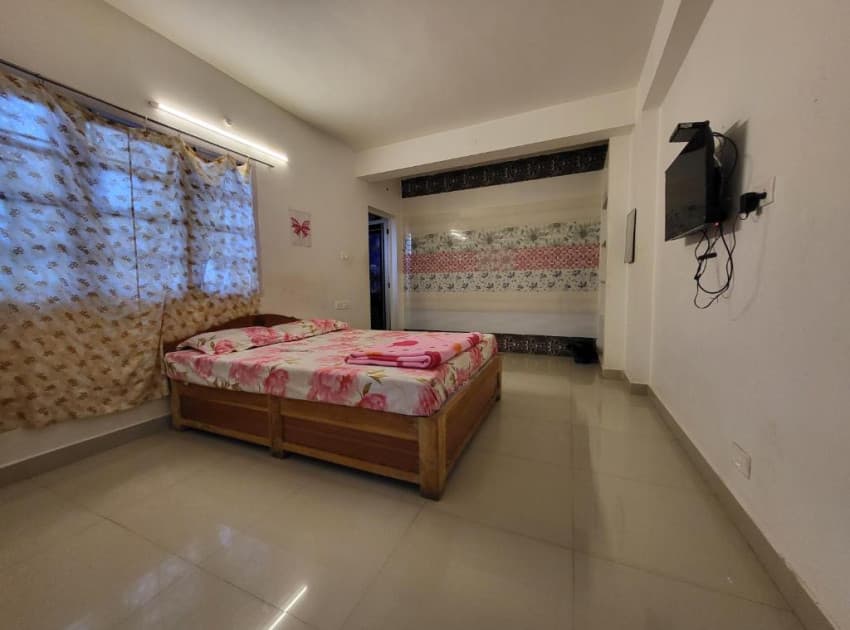 Book Double Room room in Kodaikanal