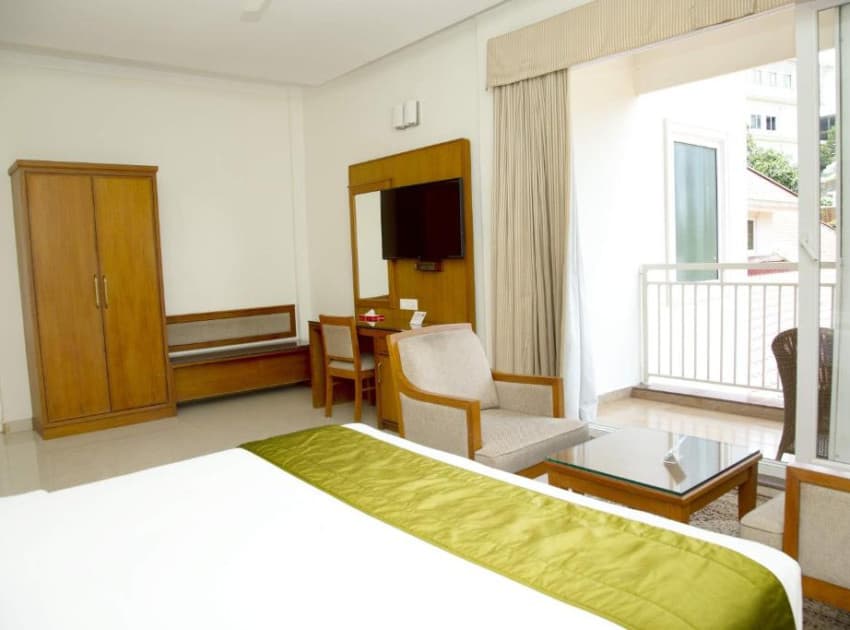 Book Deluxe Double Room room in Munnar