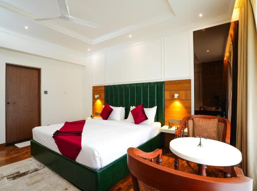 Book Suite room in Munnar
