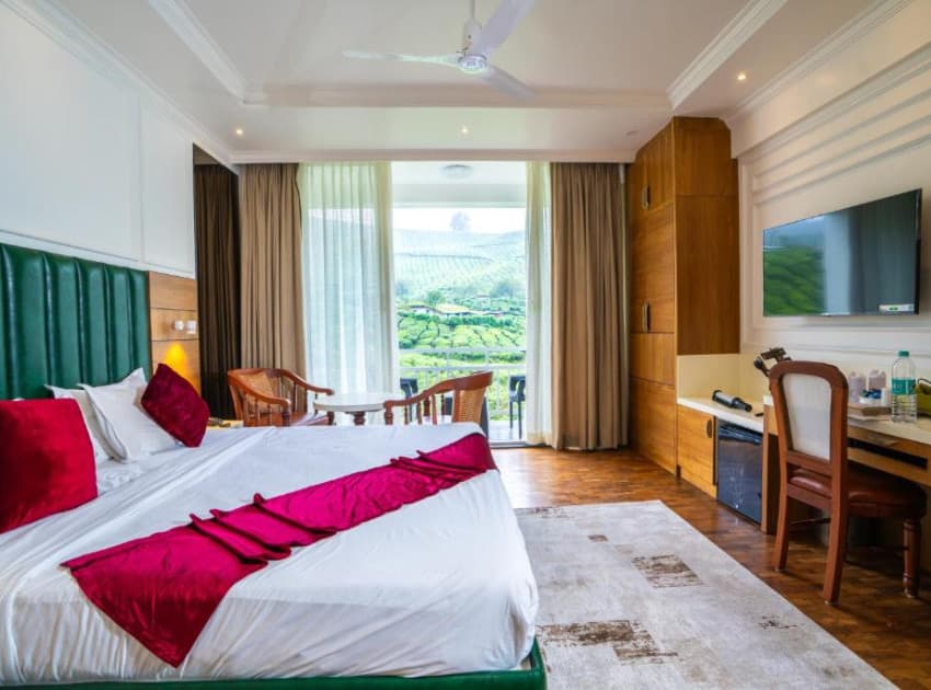 Book King Suite with Balcony room in Munnar