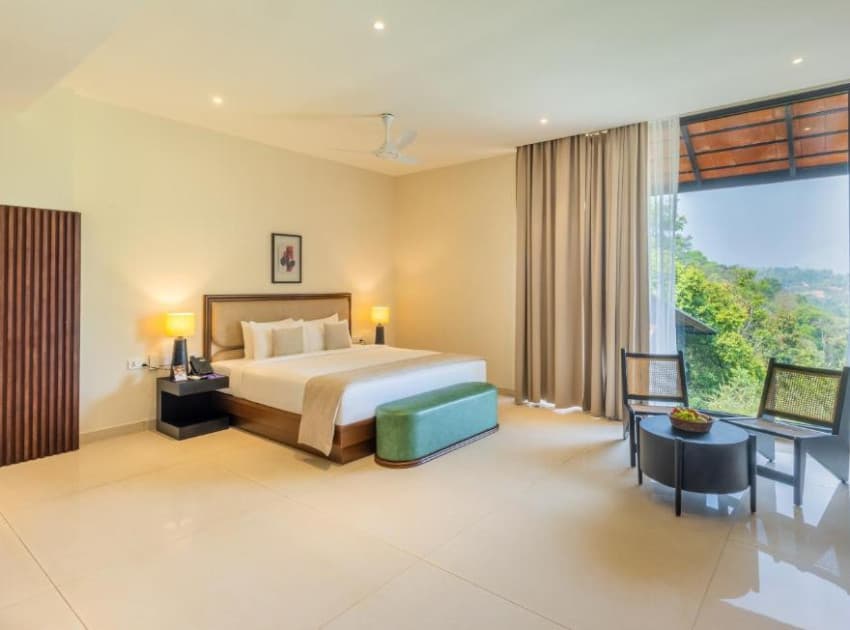 Book Pool & Valley View room in Wayanad