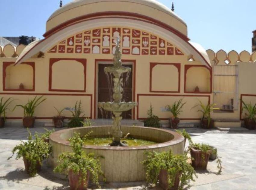 Rawla Mrignayani Palace - Image 2