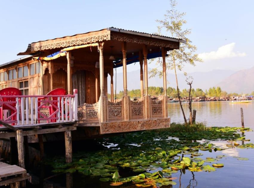 White House Group Of Houseboats Srinagar - Image 4