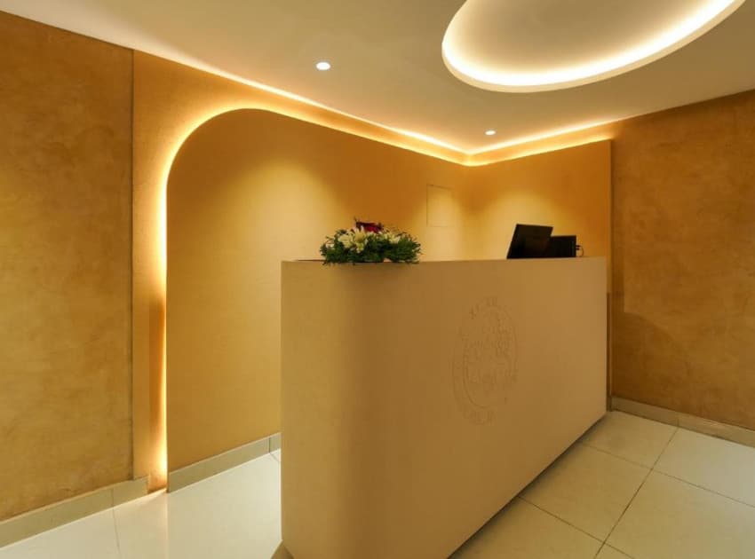M Suites And Hotel - Image 2