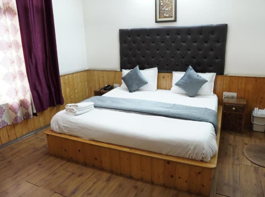 Book King Room with Balcony room in Manali