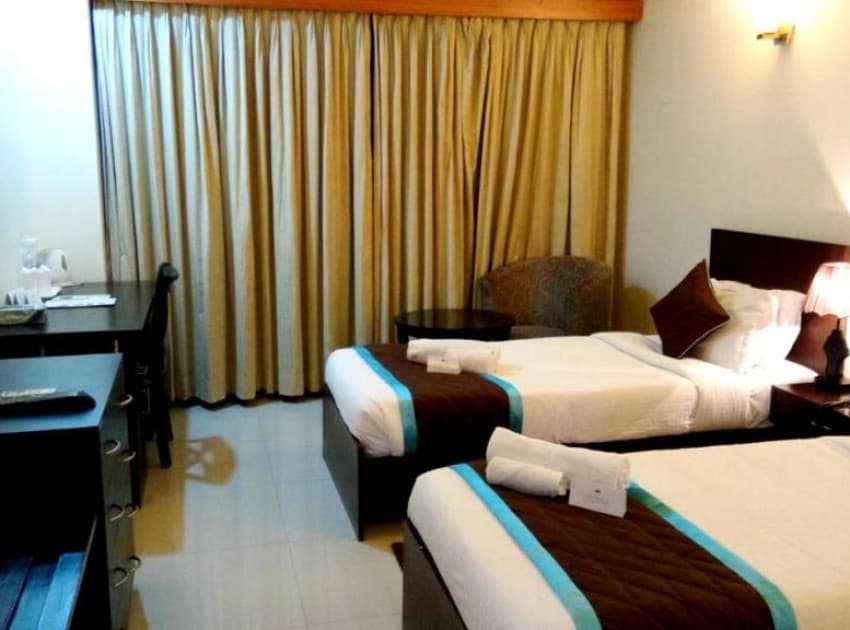 Book Queen Single Bedroom room in Chennai