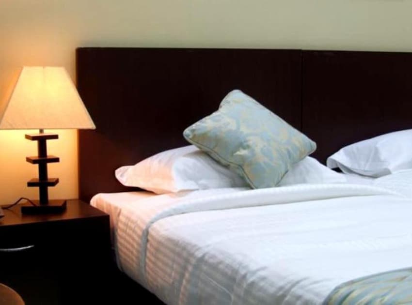 Book Queen Double Bedroom room in Chennai