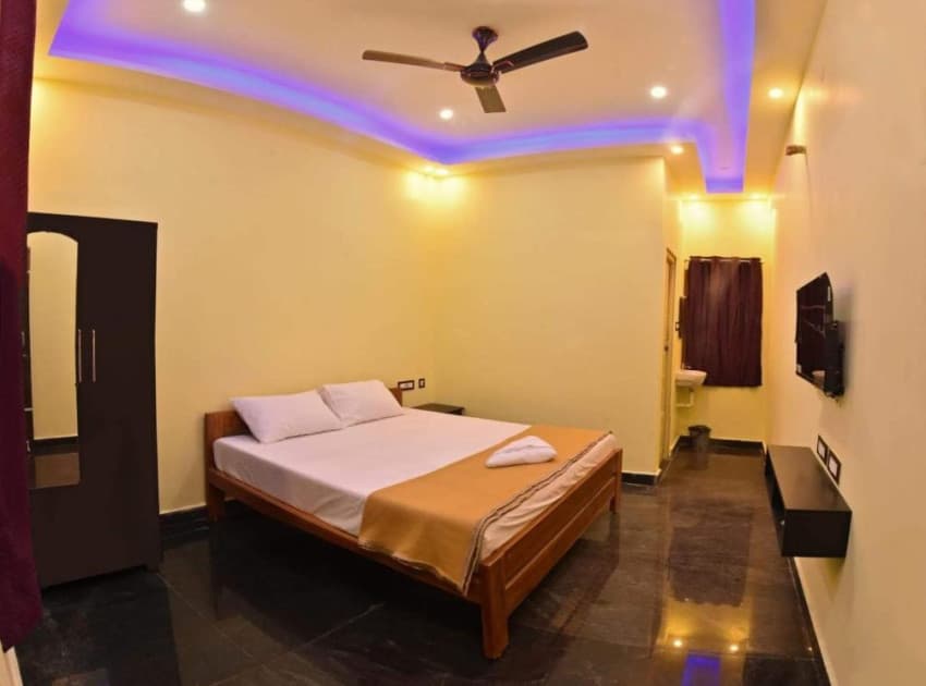 Book Standard Double Room with Fan room in Mahabalipuram
