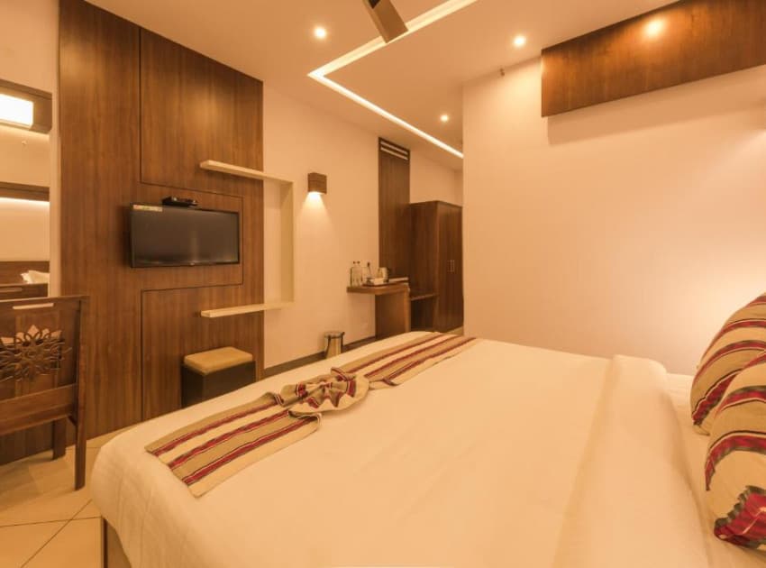 Book Deluxe Double Room room in Munnar