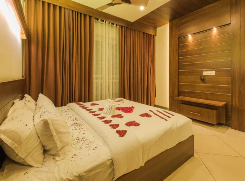Book Deluxe King Room room in Munnar