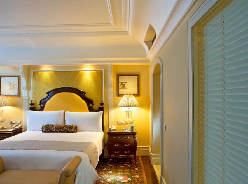 Book Royal Club Suite with Pool room in Bangalore